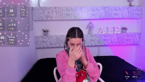 Snapshot of charlottelam2 chatting on January 27, 6:19 am ALE online show from January 27, 6:19 am