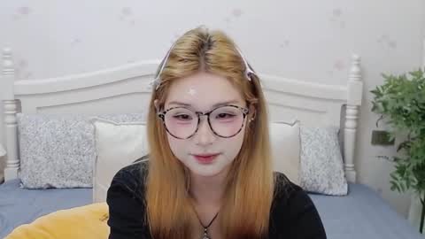 Snapshot of charlottelin chatting on October 21, 5:35 pm Charlotte online show from October 21, 5:35 pm