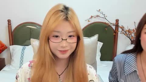 Snapshot of charlottelin chatting on November 4, 5:45 pm Charlotte online show from November 4, 5:45 pm