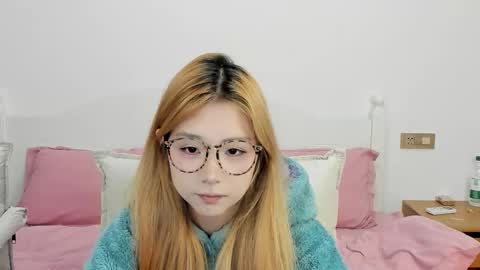 Snapshot of charlottelin chatting on November 28, 5:48 pm Charlotte online show from November 28, 5:48 pm