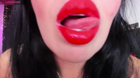 Snapshot of charlottemeyerr chatting on September 15, 8:53 pm charlot online show from September 15, 8:53 pm