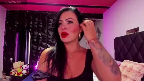 Snapshot of charlottemeyerr chatting on November 5, 9:59 pm charlot online show from November 5, 9:59 pm