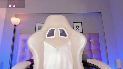 charlotterussel online show from December 8, 10:25 pm