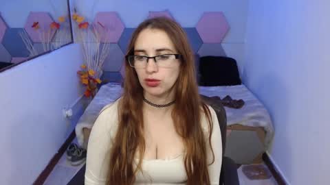 Snapshot of charlottetaylor_ chatting on January 22, 10:07 am Charlotte Taylor online show from January 22, 10:07 am