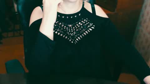 Snapshot of charlottextasty chatting on December 4, 12:58 pm CharlotteXTasty online show from December 4, 12:58 pm