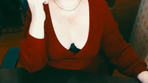 Snapshot of charlottextasty chatting on December 9, 12:08 pm CharlotteXTasty online show from December 9, 12:08 pm