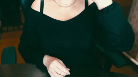 Snapshot of charlottextasty chatting on December 11, 1:06 pm CharlotteXTasty online show from December 11, 1:06 pm