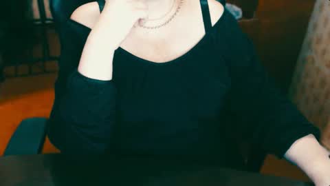 Snapshot of charlottextasty chatting on December 13, 4:49 pm CharlotteXTasty online show from December 13, 4:49 pm