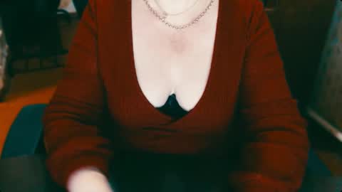 Snapshot of charlottextasty chatting on December 20, 1:43 pm CharlotteXTasty online show from December 20, 1:43 pm