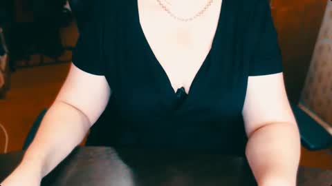 Snapshot of charlottextasty chatting on December 27, 11:17 am CharlotteXTasty online show from December 27, 11:17 am