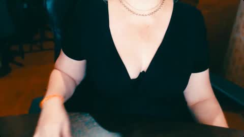 Snapshot of charlottextasty chatting on January 24, 1:14 pm CharlotteXTasty online show from January 24, 1:14 pm