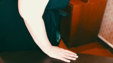 Snapshot of charlottextasty chatting on February 24, 10:15 am CharlotteXTasty online show from February 24, 10:15 am