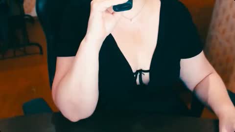 Snapshot of charlottextasty chatting on September 29, 11:37 am CharlotteXTasty online show from September 29, 11:37 am