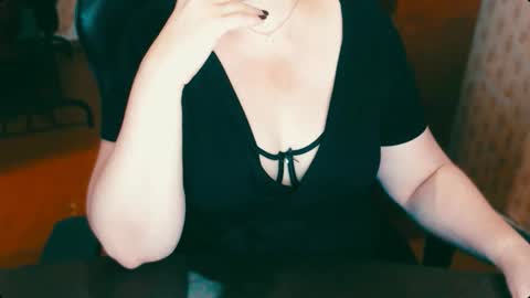 Snapshot of charlottextasty chatting on October 22, 10:37 am CharlotteXTasty online show from October 22, 10:37 am