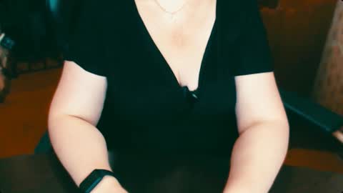 Snapshot of charlottextasty chatting on November 27, 11:45 am CharlotteXTasty online show from November 27, 11:45 am