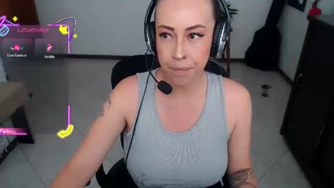 charlottezoe online show from October 23, 7:01 pm