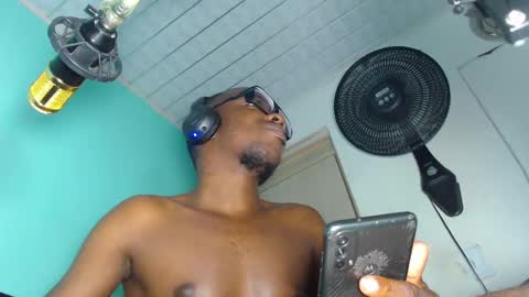 charly_vergonti_ online show from December 16, 3:00 pm