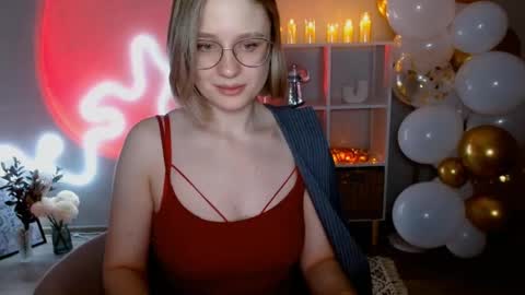 Snapshot of charming_beauty chatting on December 7, 1:03 am Michelle online show from December 7, 1:03 am