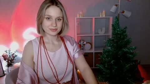 Snapshot of charming_beauty chatting on December 13, 6:00 am Michelle online show from December 13, 6:00 am
