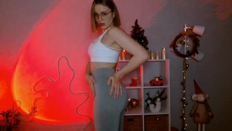Snapshot of charming_beauty chatting on December 14, 6:13 am Michelle online show from December 14, 6:13 am