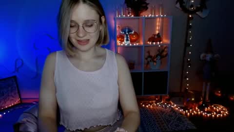 Snapshot of charming_beauty chatting on December 21, 3:58 am Michelle online show from December 21, 3:58 am