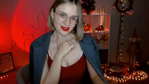 Snapshot of charming_beauty chatting on December 21, 7:03 am Michelle online show from December 21, 7:03 am