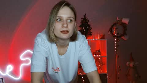 Snapshot of charming_beauty chatting on December 27, 6:24 am Michelle online show from December 27, 6:24 am