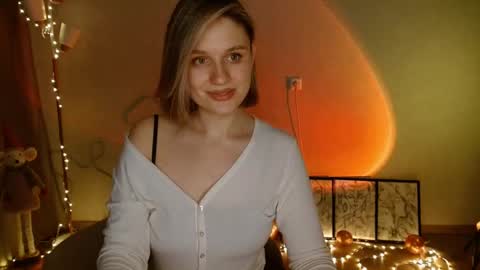 Snapshot of charming_beauty chatting on January 12, 10:12 am Michelle online show from January 12, 10:12 am