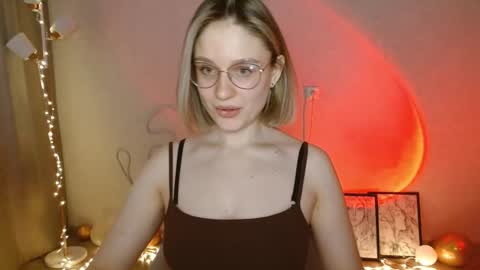 Snapshot of charming_beauty chatting on January 23, 3:16 am Michelle online show from January 23, 3:16 am