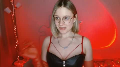 Snapshot of charming_beauty chatting on January 25, 8:53 am Michelle online show from January 25, 8:53 am