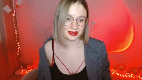 Snapshot of charming_beauty chatting on January 28, 3:15 am Michelle online show from January 28, 3:15 am