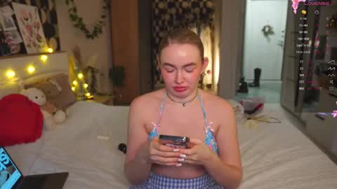 Snapshot of charming_daisy chatting on November 29, 8:50 am my fansly Charming daisy My Wishlist for new toys online show from November 29, 8:50 am