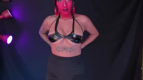 Victoria online show from October 31, 8:43 pm