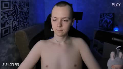 Snapshot of charonbaby1 chatting on December 14, 11:20 pm lynxy online show from December 14, 11:20 pm