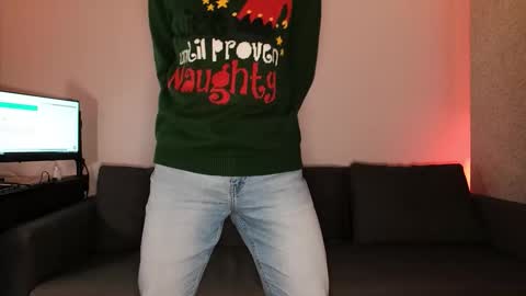 Snapshot of chasingwhiterabbit chatting on December 21, 10:06 pm Chasing Rabbit online show from December 21, 10:06 pm