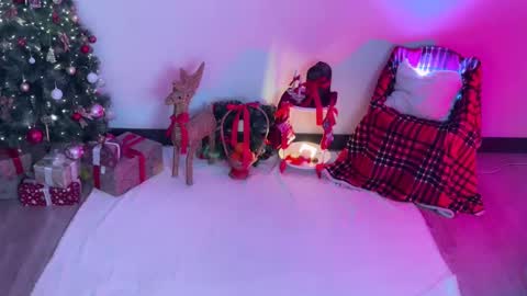 Snapshot of chasmic chatting on December 26, 3:38 am JASMINE usually going live about 2 am UTC online show from December 26, 3:38 am