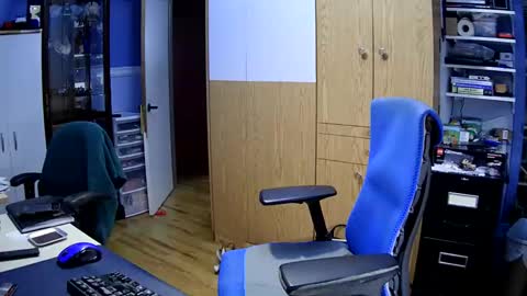 Snapshot of chatandfun666 chatting on December 4, 7:01 pm wanaBeYourToy online show from December 4, 7:01 pm