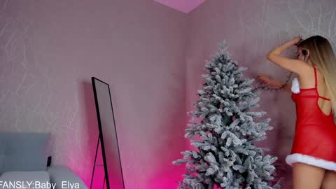 Snapshot of chatur_babes_ chatting on December 15, 1:11 pm Im Elya   inst Elya Elfie  online show from December 15, 1:11 pm