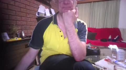 We Chat online show from January 16, 9:27 am