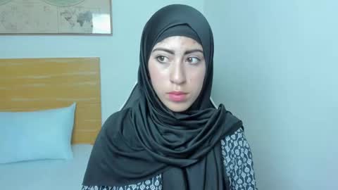 Snapshot of chaymae_nah chatting on January 31, 4:48 pm isabel online show from January 31, 4:48 pm