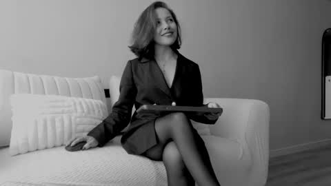 Regina Phalange online show from March 6, 3:30 pm