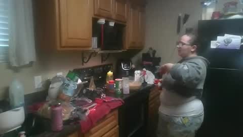 Snapshot of cheekychick420 chatting on December 14, 4:01 pm cheekychick420 online show from December 14, 4:01 pm