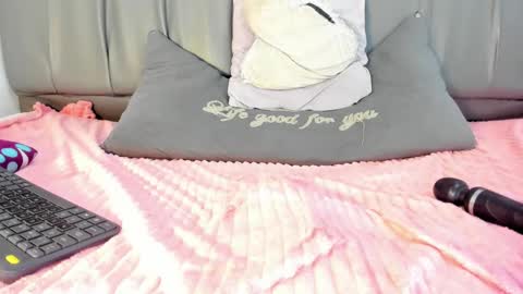 Snapshot of cheerlynn chatting on February 6, 7:51 pm Cherlyn online show from February 6, 7:51 pm