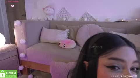 Snapshot of cheerrysweett chatting on September 19, 10:21 pm Baby Cherry online show from September 19, 10:21 pm