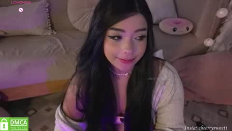 Snapshot of cheerrysweett chatting on October 8, 3:15 am Baby Cherry online show from October 8, 3:15 am