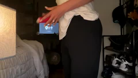 Snapshot of chelarose chatting on March 4, 2:23 pm chelarose online show from March 4, 2:23 pm