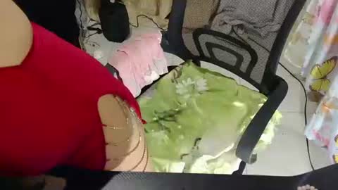 Snapshot of chellmore chatting on November 25, 6:46 am Chell online show from November 25, 6:46 am