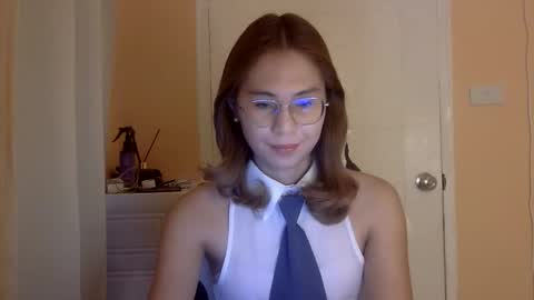 chelly4u69 online show from December 16, 4:28 am