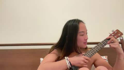 Snapshot of chellybear101 chatting on January 10, 10:06 am chellybear101 online show from January 10, 10:06 am