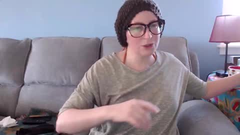 Chelsea online show from April 8, 2:28 pm